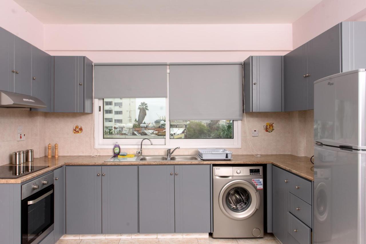Callisto 3 Bedroom Apartment Larnaca Extérieur photo