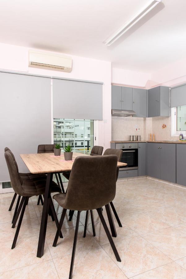 Callisto 3 Bedroom Apartment Larnaca Extérieur photo